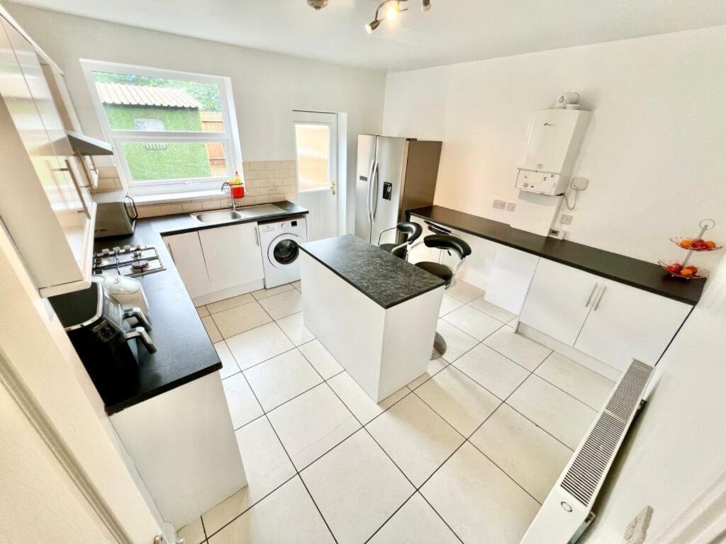 Lovely Spacious Room Near Train Station And University Dallington  Eksteriør bilde